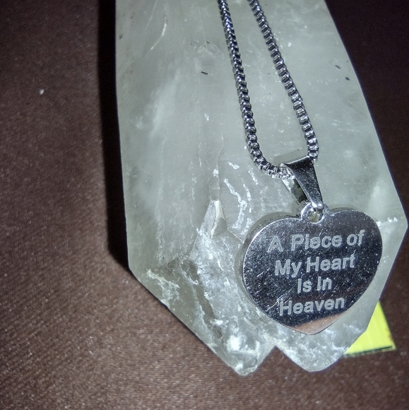 "A piece of my heart is in heaven" Necklace - Picture 3 of 12